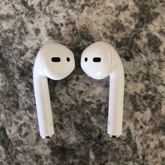 AirPods